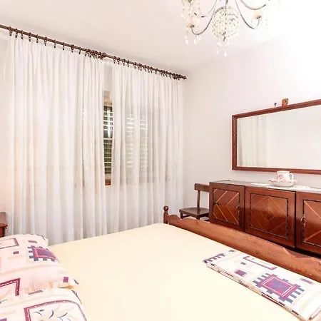 In With Terrace, Air Conditioning, Wifi, Washing Machine *