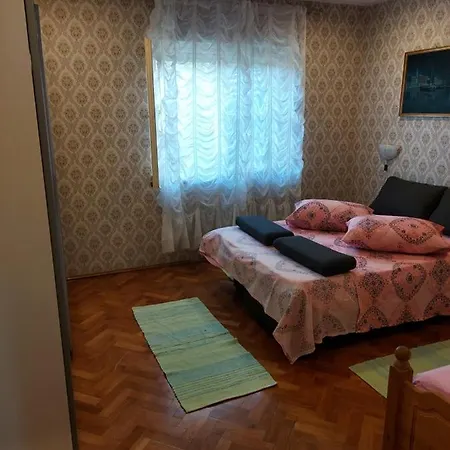 In With Terrace, Air Conditioning, Wifi, Washing Machine * Слатине