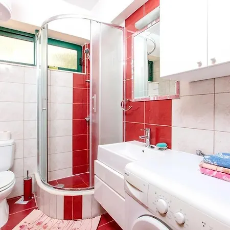 In With Terrace, Air Conditioning, Wifi, Washing Machine Апартаменты Слатине