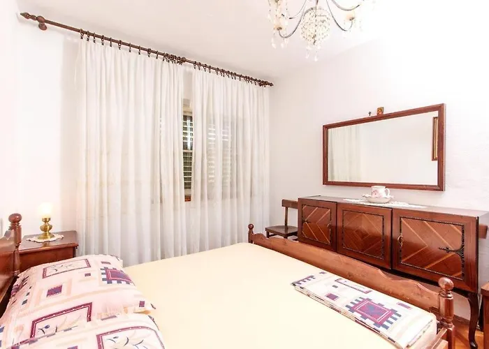 In With Terrace, Air Conditioning, Wifi, Washing Machine *