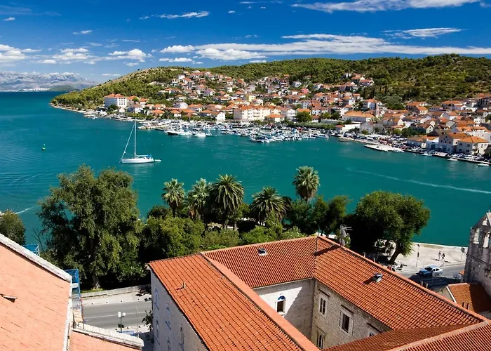 Apartament In With Terrace, Air Conditioning, Wifi, Washing Machine