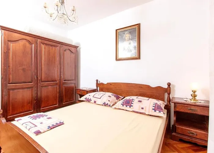 In With Terrace, Air Conditioning, Wifi, Washing Machine Apartament Slatine
