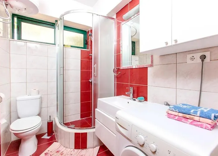 In With Terrace, Air Conditioning, Wifi, Washing Machine Apartament Slatine
