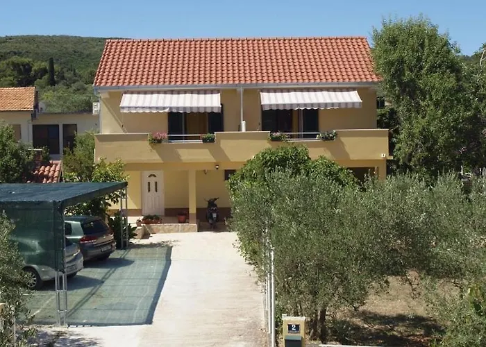 In With Terrace, Air Conditioning, Wifi, Washing Machine